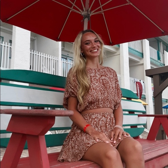 Meet your Posher, Lexi - Picture 2 of 2